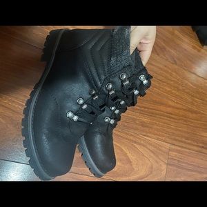 Sonoma combat boots ! BRAND NEW NEVER WORN